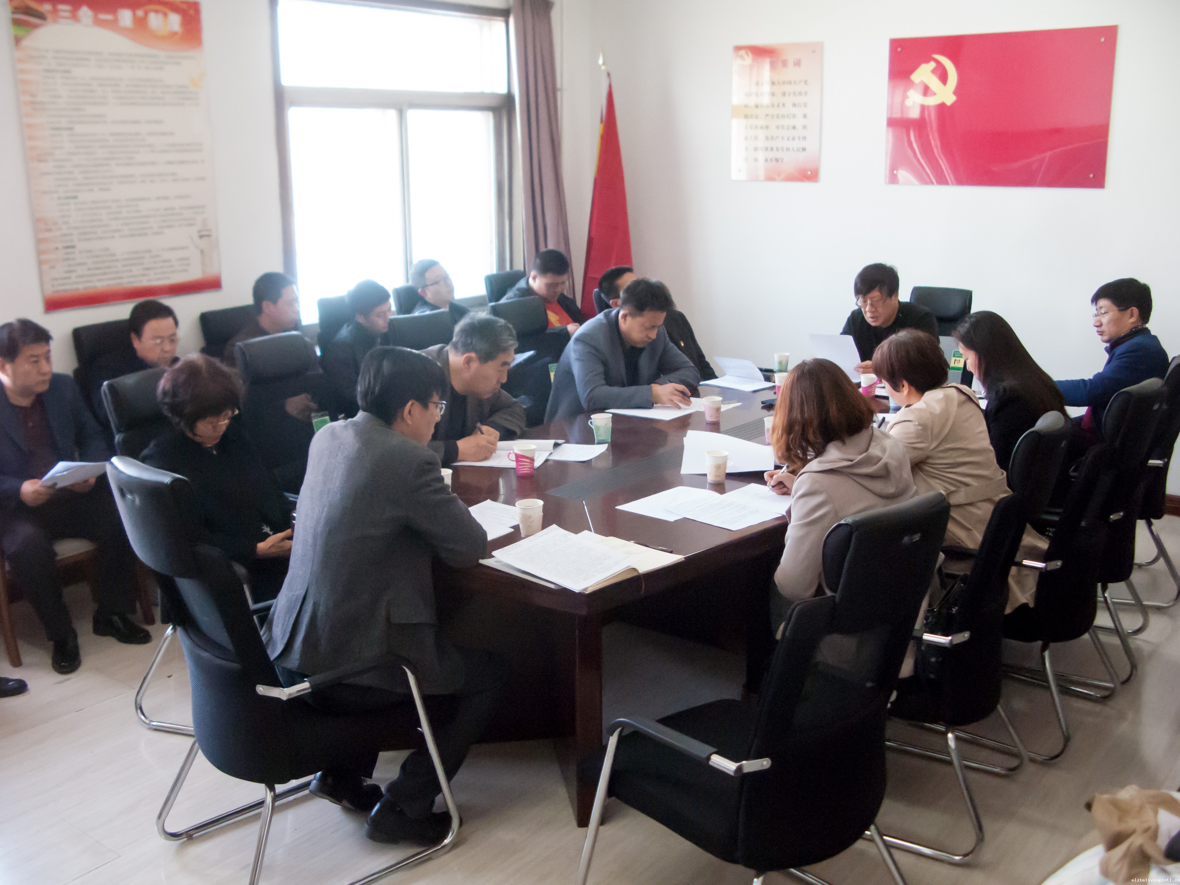 机关党委中心组学习（扩大）会